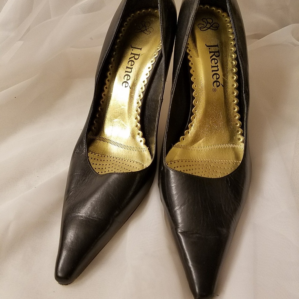 J. Renee' Black Leather Pointed Toe Pumps Size 8